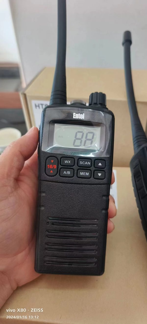 ENTEL HT644 Fully Submersible VHF IP68 Waterproof Marine Radio - Image 4